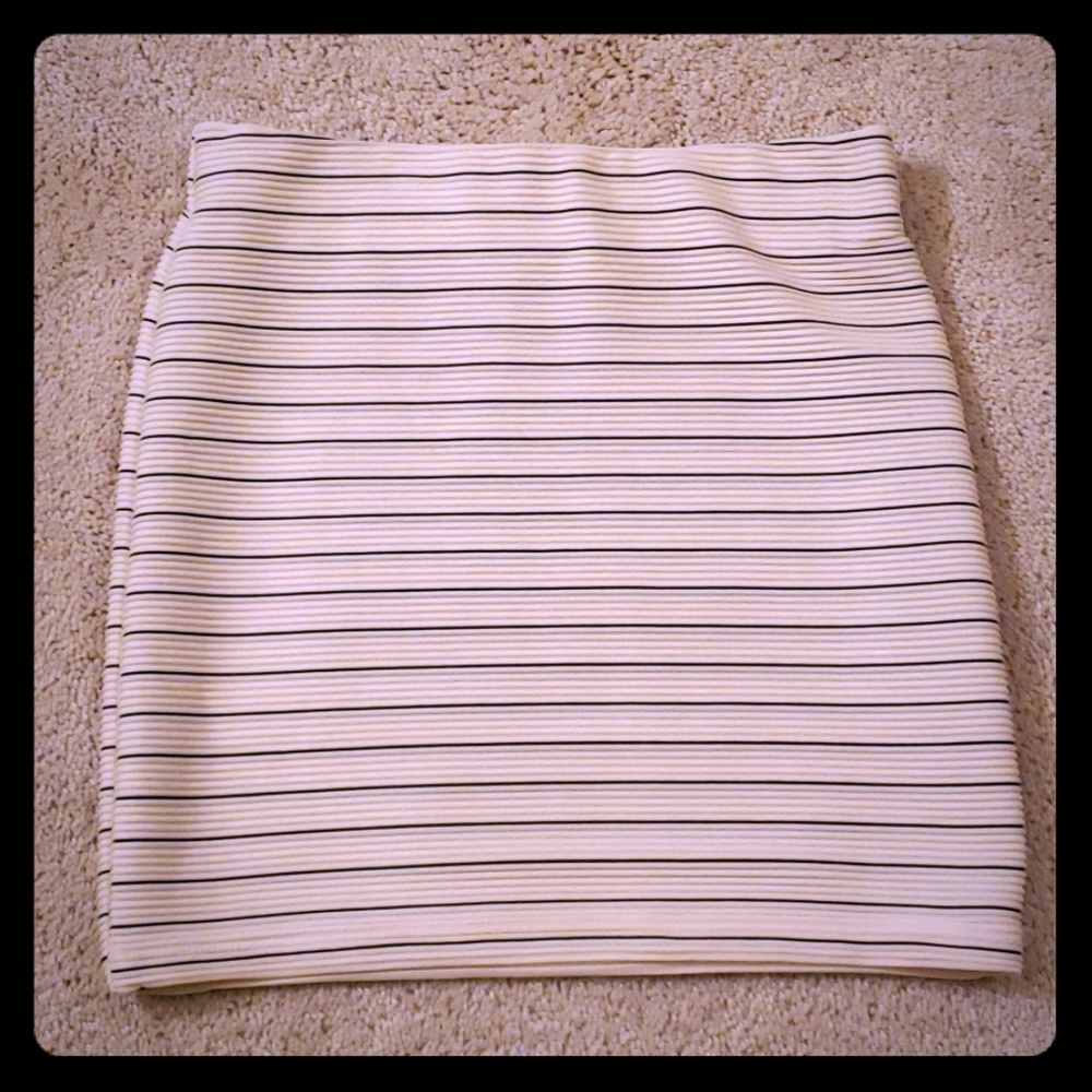 Cream & black striped mini skirt